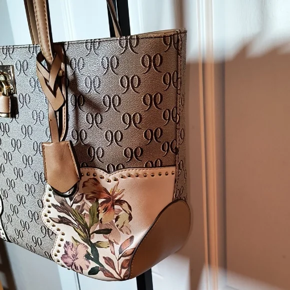 Pretty NINE WEST Beige/Brown Signature Print Floral Tote NICE!! - Picture 5 of 13